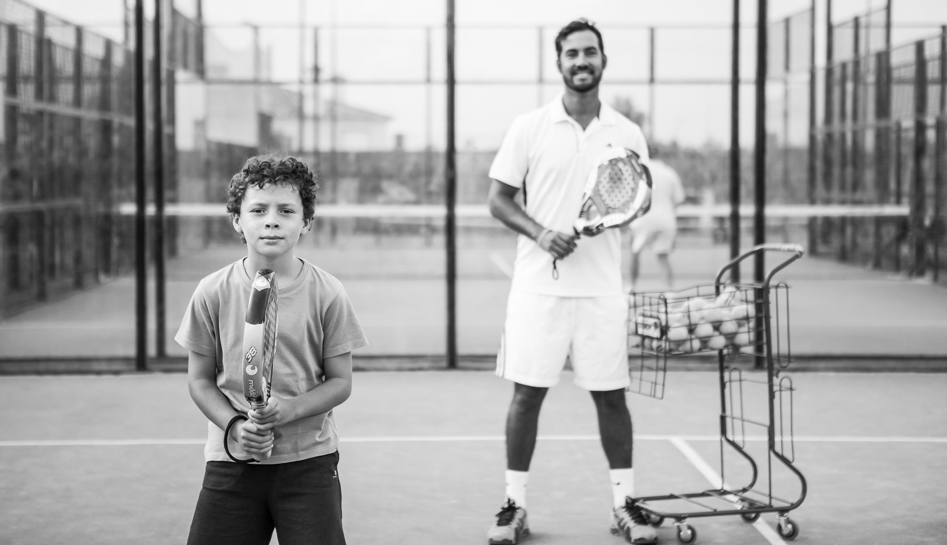César Cantero coaching a young player during a private lesson